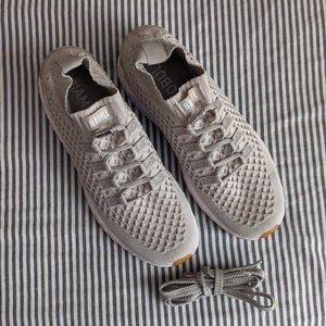 Noboll Grey Knit Runners size 8